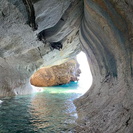 Cabana Cavernas Austral Puerto Sanchez Villa Esterno foto